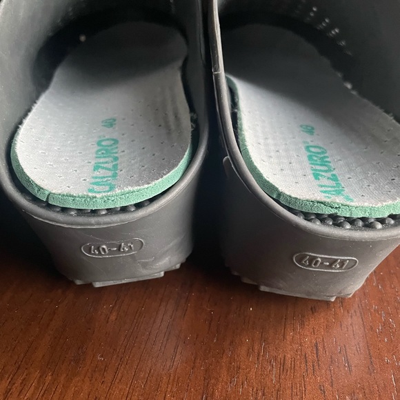 Calzuro Gray Clogs With Holes Size 40-41/Women 10-11 - Picture 11 of 13